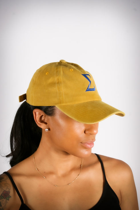 Old School Σ polo dad cap, vintage gold