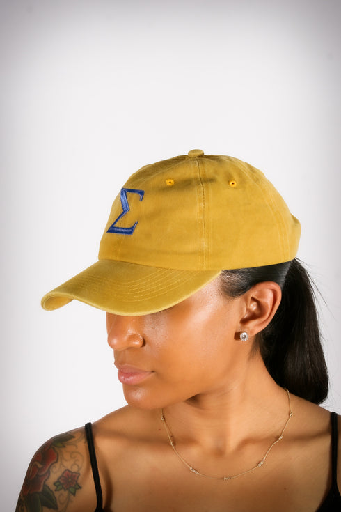 Old School Σ polo dad cap, vintage gold