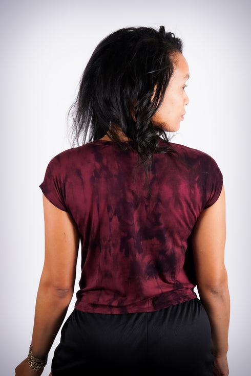 Tied Up tee, crimson/black