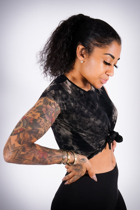 Tied Up tee, black/charcoal
