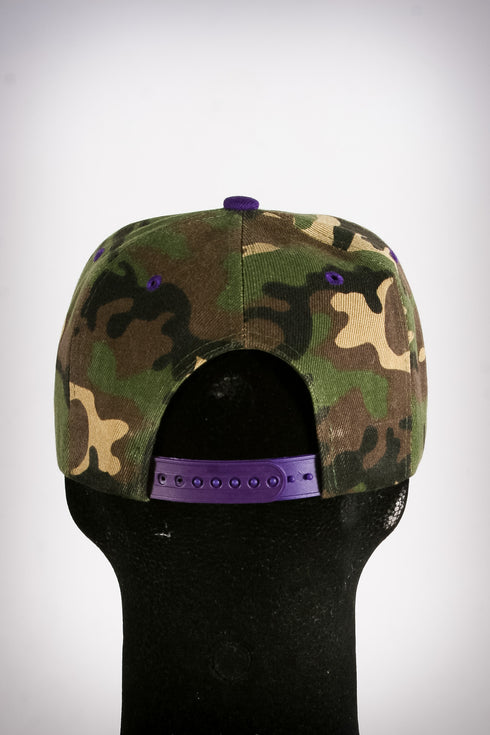 Ω snapback cap