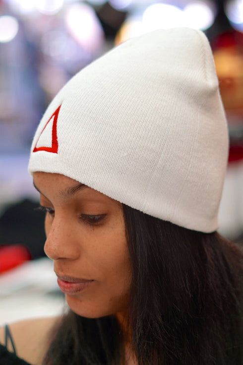 ∆ skullie beanie, white