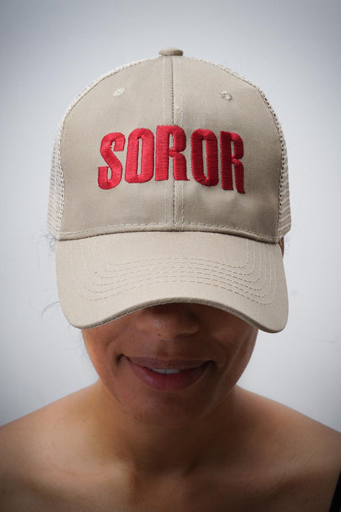 Soror sport trucker, cream/crimson