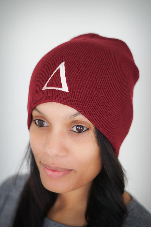 ∆ skullie beanie, crimson