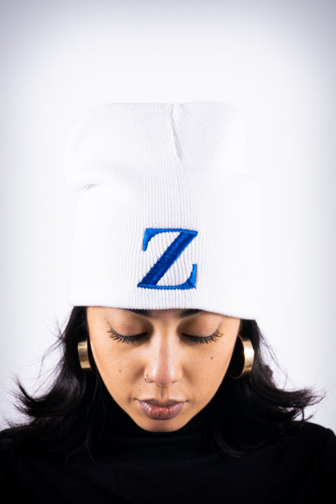 Z for Zeta skullie beanie, white