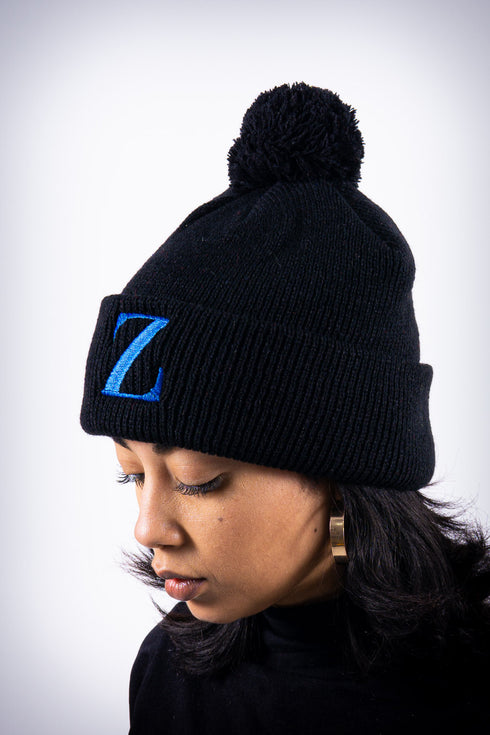 Z for Zeta pom-pom beanie, black