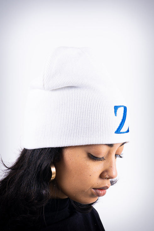 Z for Zeta skullie beanie, white